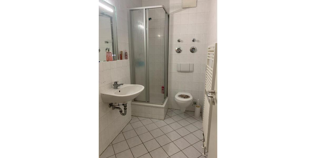 Etagenwohnung Pirna - 1 Zimmer, 20 m&sup2;, 285&euro; | Angebot:26350223