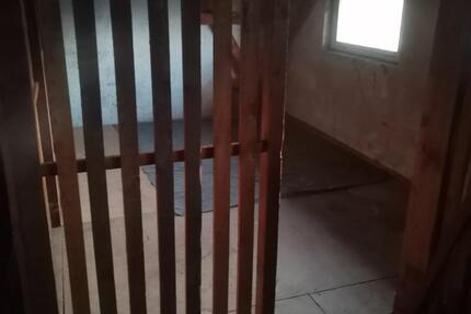 Lagerfläche im 1. OG, Tür Zugangsbreite 1,5m, abschließbar zimmer