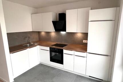 Erstbezug nach Sanierung! Großzügige 2-Zimmer-Altbauwohnung mit Einbauküche, Abstellnische und altbaucharme 2 zimmer