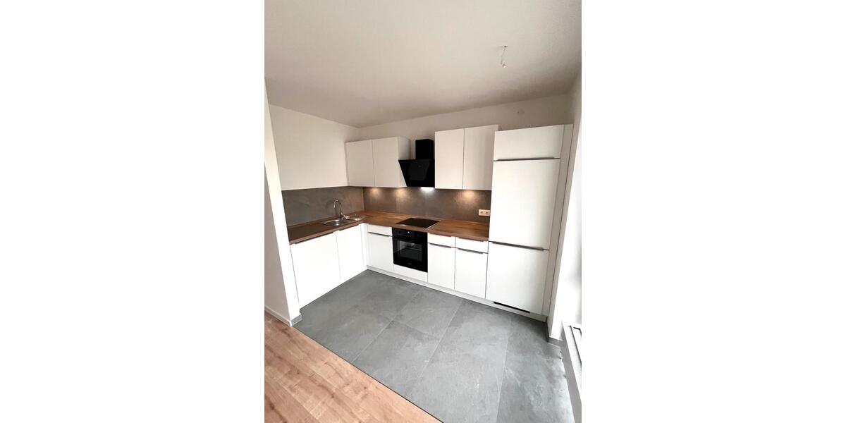 Erstbezug nach Sanierung! Großzügige 2-Zimmer-Altbauwohnung mit Einbauküche, Abstellnische und altbaucharme 2 zimmer