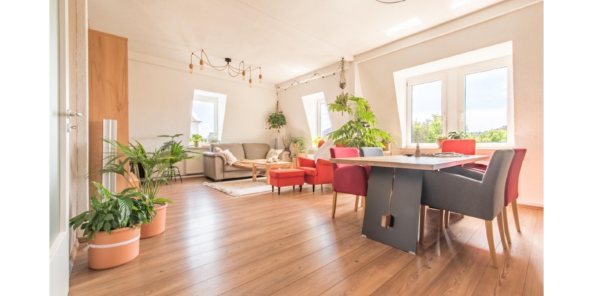 DACHTERRASSE – WANNEN-DUSCHBAD MIT FENSTER – GÄSTE-WC – EINBAUKÜCHE – MAISONETTE - Dachgeschoßwohnung Dresden Löbtau | Angebot:26548190