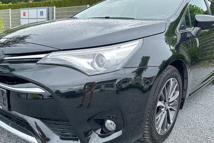 Toyota Avensis 60.000 km 15.999 &euro; Dresden 01259