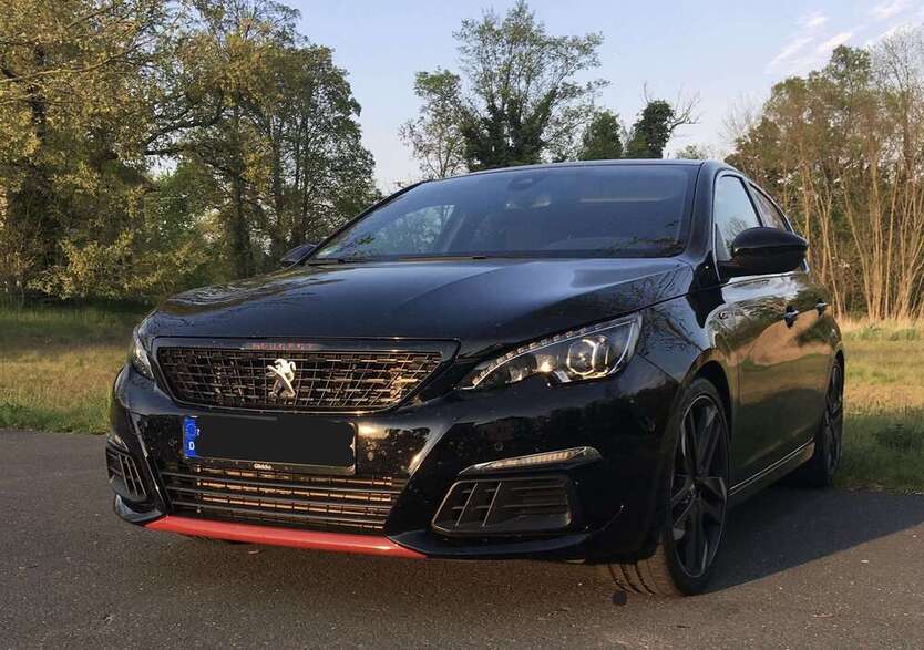 Peugeot 308 98.100 km 14.950 € Großenhain 01558