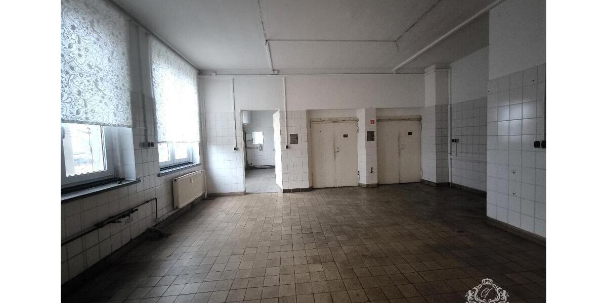 MULTIFUNKTIONALE GEWERBEFLÄCHE - ca. 280 m² zimmer