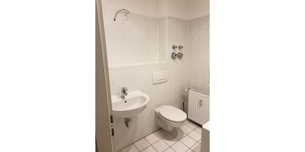 Ruhige frisch renovierte 3 Zimmer Wohnung mit eigenem Garten 3 zimmer