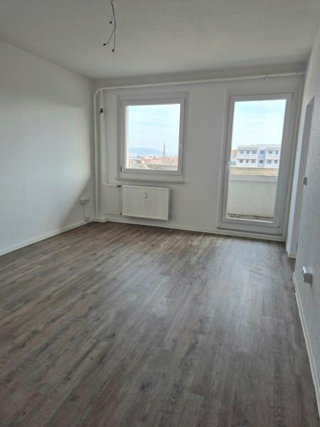 3 Zimmer Wohnung mit Balkon und Weitblick! zimmer