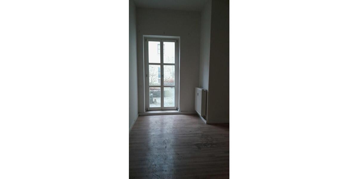 Erdgeschoßwohnung Dresden Prohlis - 2 Zimmer, 67 m&sup2;, 563&euro; | Angebot:24858825