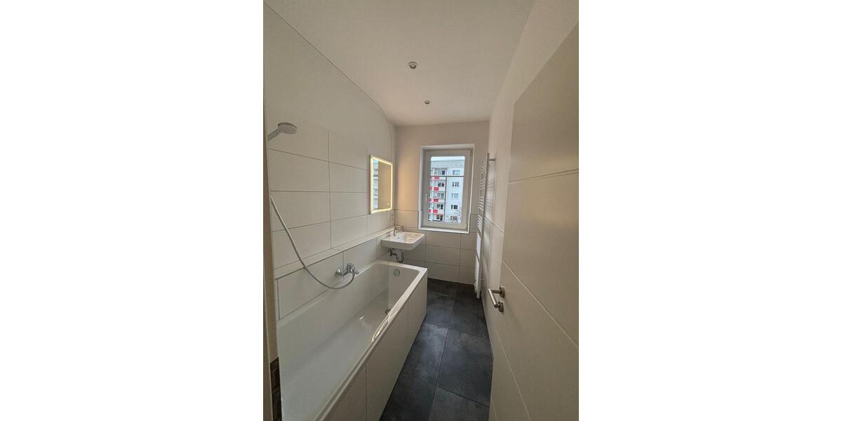 Dachgeschoßwohnung Dresden Pieschen - 3 Zimmer, 71 m&sup2;, 749&euro; | Angebot:25806594