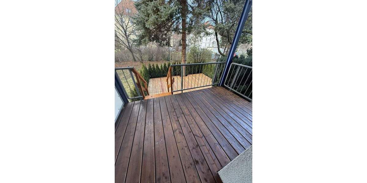 Luxus Erdgeschosswohnung mit 20 m² Terrasse & Garten - hochwertig saniert, ruhig, privat - prov-frei 3 zimmer