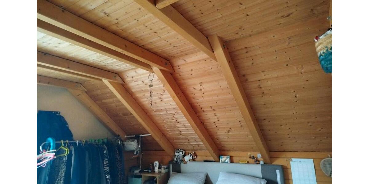 Dachgeschoßwohnung Dresden Klotzsche - 4 Zimmer, 100 m&sup2;, 1.200&euro; | Angebot:25697158