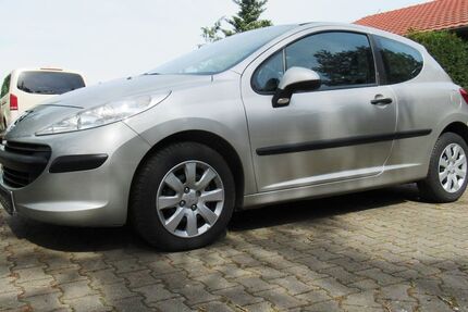Peugeot 207 165.000 km 2.490 &euro; Gröbern bei Meissen 01689