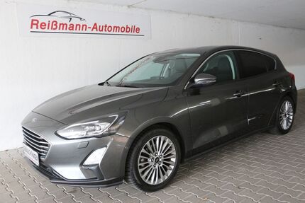 Ford Focus 56.467 km 13.990 &euro; Dresden 01156