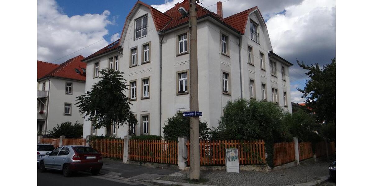 RUHIGES Wohnen in Briesnitz - Eine 2 Raum Wohnung im 2. OG 2 zimmer