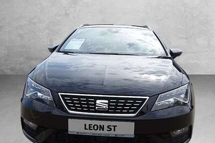 Seat Leon 75.100 km 16.900 € Grossschirma 09603