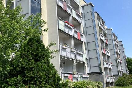Leubnitz-Neuostra: 3-Zi.-Wohnung mit Balkon frei ab Februar 3 zimmer