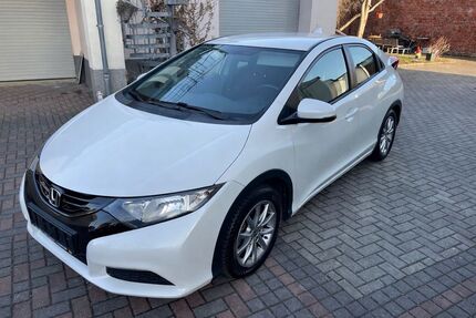 Honda Civic 108.900 km 8.490 &euro; Dresden 01139