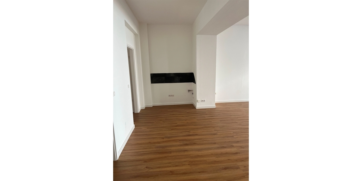Pieschen: 2-Zimmer-Wohnung mit neuem Design-Vinylbodenbelag und Terrasse - Etagenwohnung Dresden Pieschen-Süd | Angebot:25499958