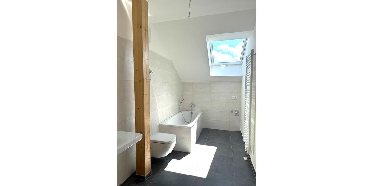 Dachgeschoßwohnung Heidenau - 4 Zimmer, 109 m&sup2;, 1.303&euro; | Angebot:24585580