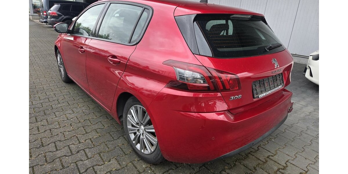 Peugeot 308 II 1.2 Pure Tech 130 97.597 km 3.650 &euro; Wilsdruff 01723