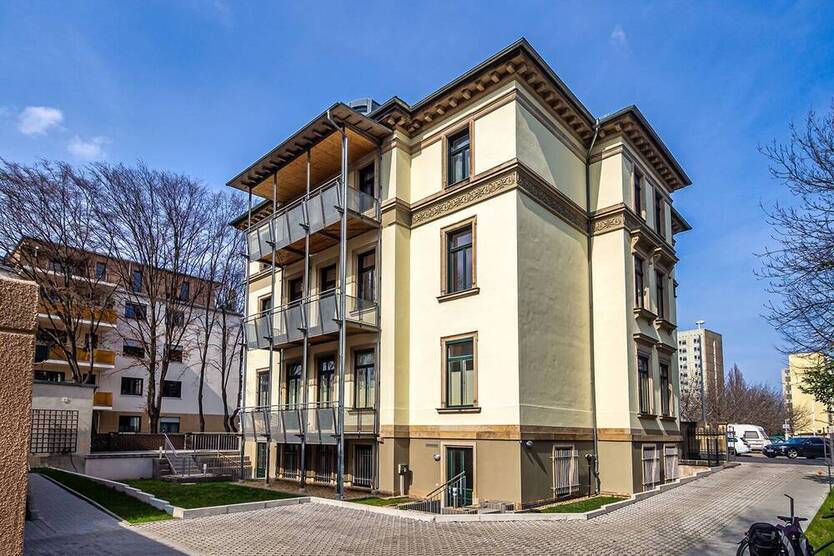Repräsentative Büro-Praxiseinheit in ruhiger aber zentraler Lage