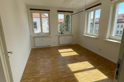 Gewerbeobjekt Dresden Klotzsche - 2.500&euro; | Angebot:25856753