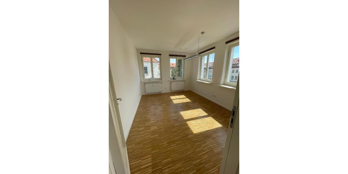 Gewerbeobjekt Dresden Klotzsche - 2.500&euro; | Angebot:25856753