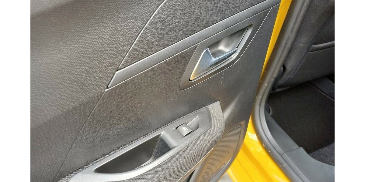 Peugeot 208 Active Pack 36.000 km 14.990 &euro; Meißen 01662