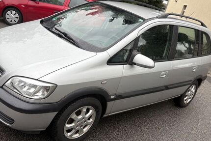 Opel Zafira 177.000 km 2.999 &euro; Dresden 01139