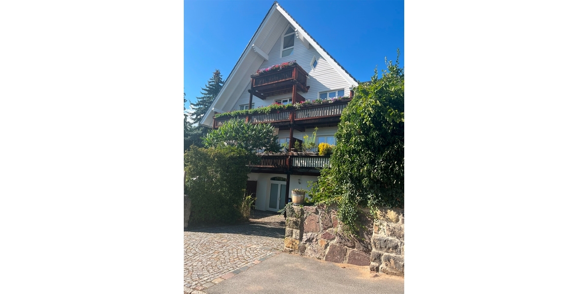 Radebeul-Ost: schöne 3-Zimmer-Wohnung mit Balkon und traumhaften Blick - Etagenwohnung Radebeul Radebeul | Angebot:27179094