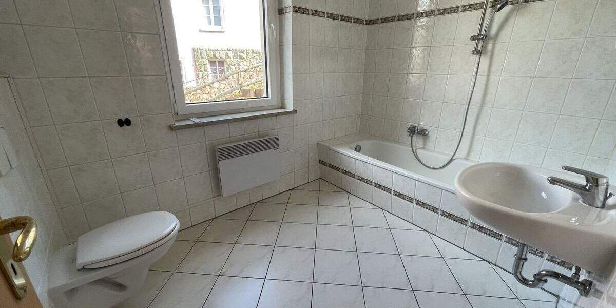 Doppelhaushälfte Glashütte - 7 Zimmer, 130 m&sup2;, 275.000&euro; | Angebot:25899912