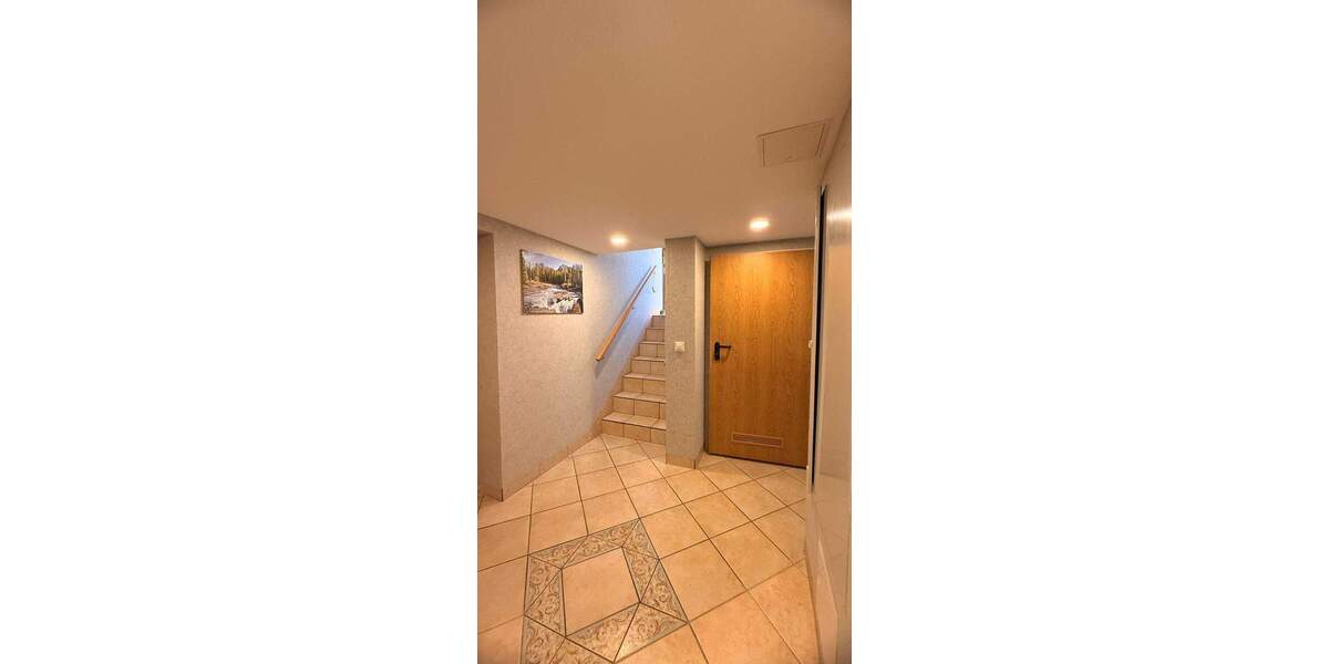 Gepflegtes Zweifamilienhaus mit großem Garten und Pool in Radebeul-Naundorf 7 zimmer