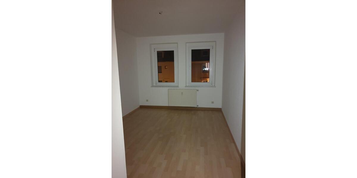 Ruhige frisch renovierte 3 Zimmer Wohnung mit eigenem Garten 3 zimmer