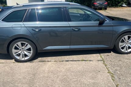 Skoda Superb 146.000 km 15.499 &euro; Dresden 01069