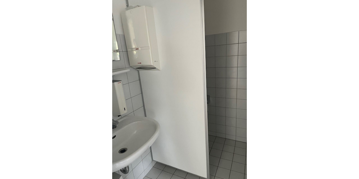 Klotzsche: bezugsferrtiges Büro mit 3 Räumen - Gewerbeobjekt Dresden Klotzsche | Angebot:26475115