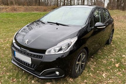 Peugeot 208 84.900 km 7.900 &euro; Dresden-Klotzsche 01109