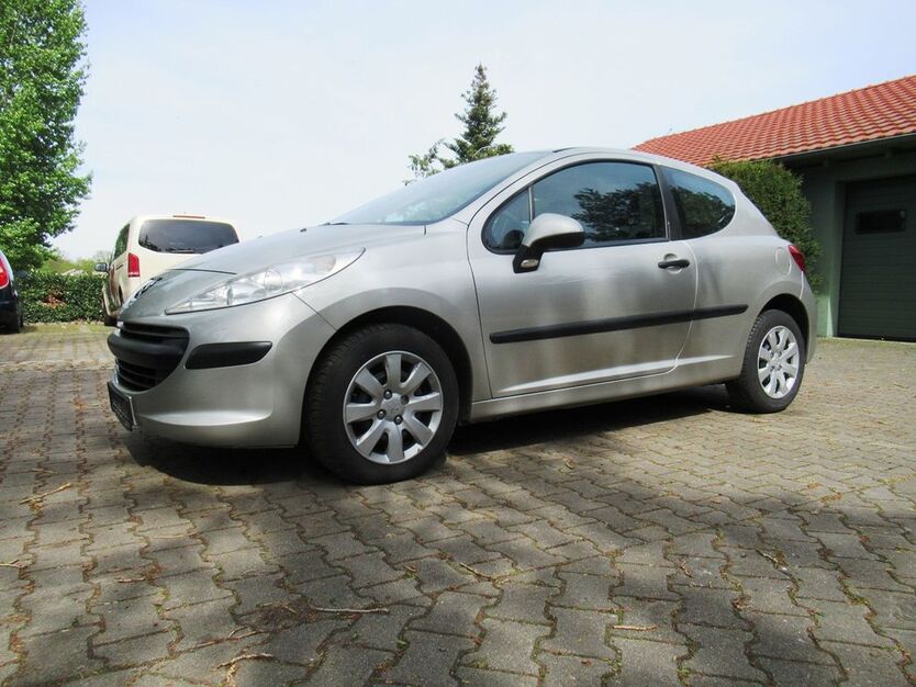 Peugeot 207 165.000 km 2.490 € Gröbern bei Meissen 01689