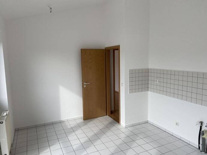 Etagenwohnung Dresden Löbtau-Nord - 2 Zimmer, 77 m&sup2;, 900&euro; | Angebot:26569471