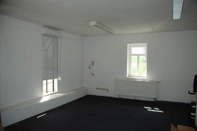 Großzügige Halle mit separatem Büro! Die ideale Lagerfläche in ländlicher Umgebung zimmer