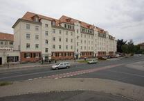 Praktische 2,5-Zimmer-Wohnung mit grünem Hinterhof.