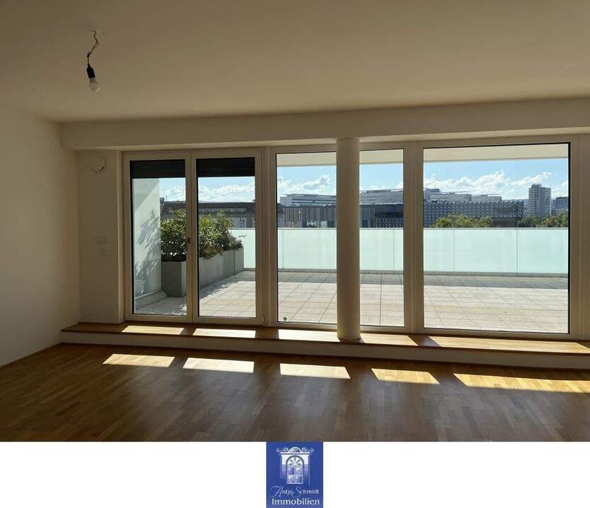 Ihr neuer Lieblingsplatz! Großer Balkon, zwei Bäder, Sauna, EBK, Fußbodenheizung! 4 zimmer