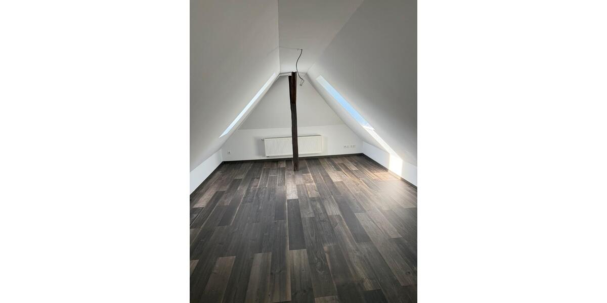 Dachgeschoßwohnung Königsbrück - 3 Zimmer, 100 m&sup2;, 680&euro; | Angebot:26445147