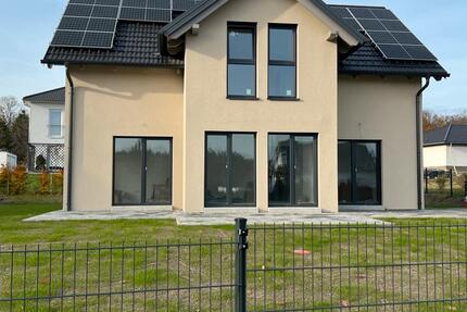 Haus Haselbachtal - 5 Zimmer, 135 m&sup2;, 2.100&euro; | Angebot:23698201