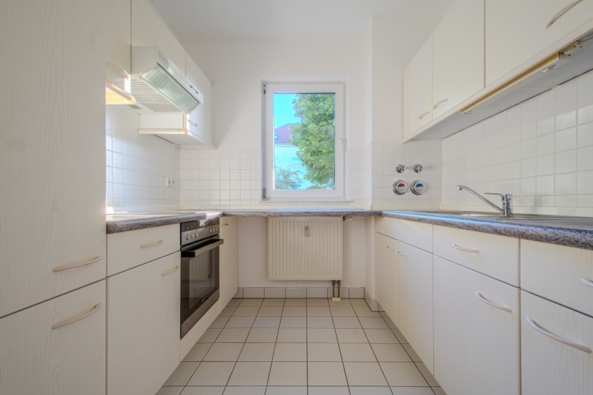 FÜR EIGENNUTZER – BÈL ETAGE – HELL & FREUNDLICH – BALKON – WANNENBAD – TIEFGARAGENSTELLPLATZ