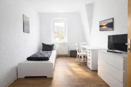 Renovierte, möblierte WG-ZIMMER (11-13 qm) ab sofort! TV, WaMa, Highspeed-Internet inklusive! 1 zimmer