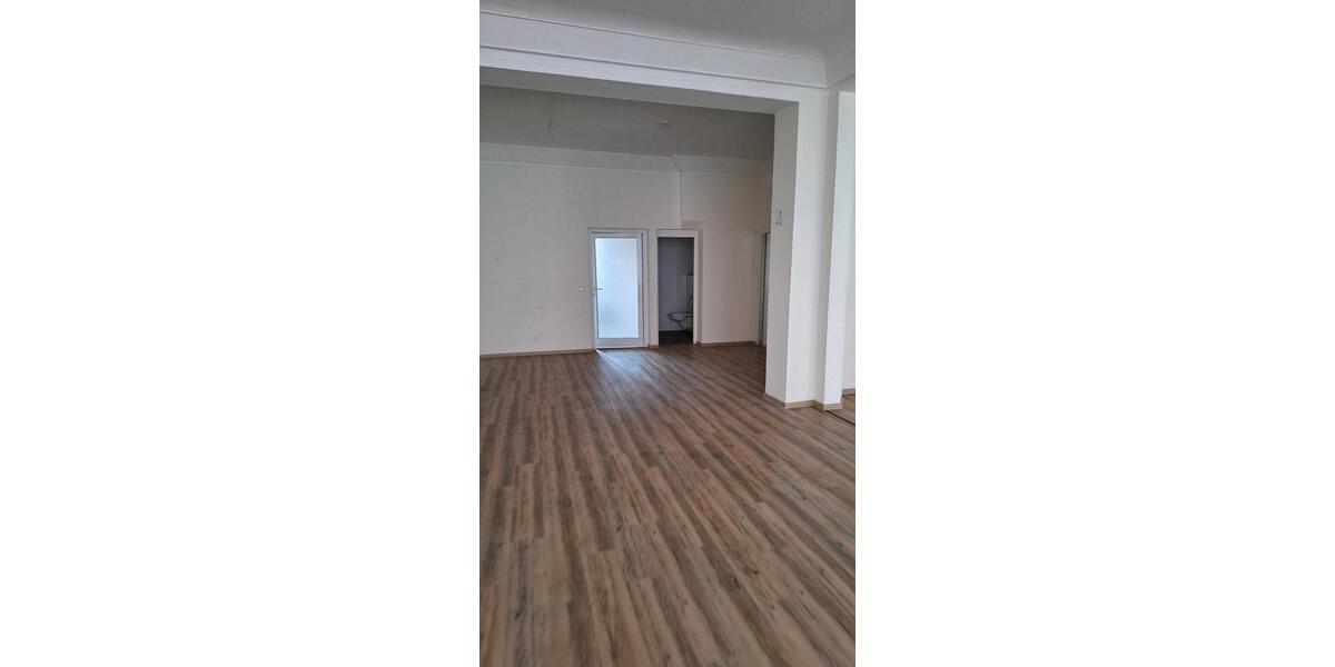 Etagenwohnung Ebersbach - 2 Zimmer, 100 m&sup2;, 700&euro; | Angebot:24235220