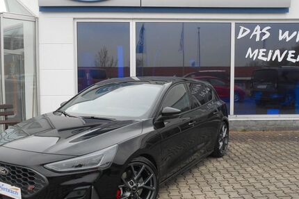 Ford Focus 13.448 km 33.990 &euro; Radeberg 01454