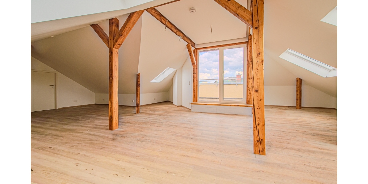 DACHTERRASSE – WANNEN-DUSCHBAD MIT FENSTER – GÄSTE-WC – EINBAUKÜCHE – MAISONETTE - Dachgeschoßwohnung Dresden Löbtau | Angebot:26548190