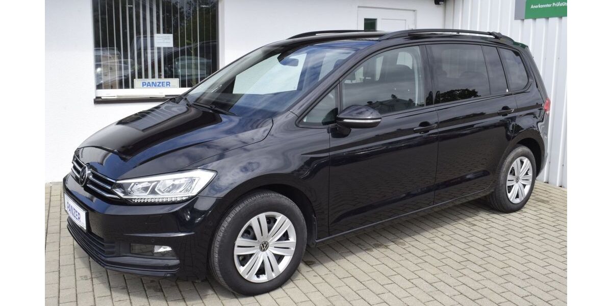 VW Touran 33.300 km 28.990 &euro; Radebeul 01445