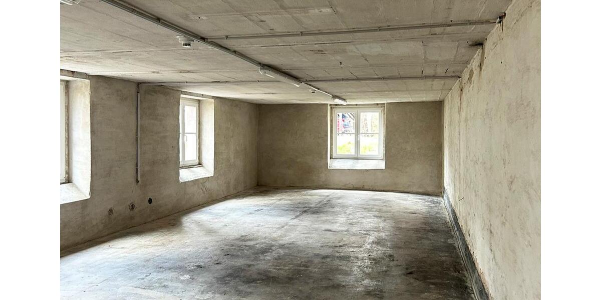 Gewerbeobjekt Dresden Klotzsche - 8&euro; | Angebot:26243227