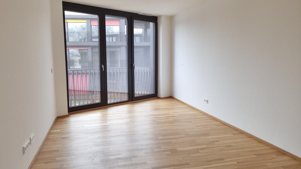 Etagenwohnung Dresden Neustadt - 3 Zimmer, 92 m&sup2;, 1.750&euro; | Angebot:25181797